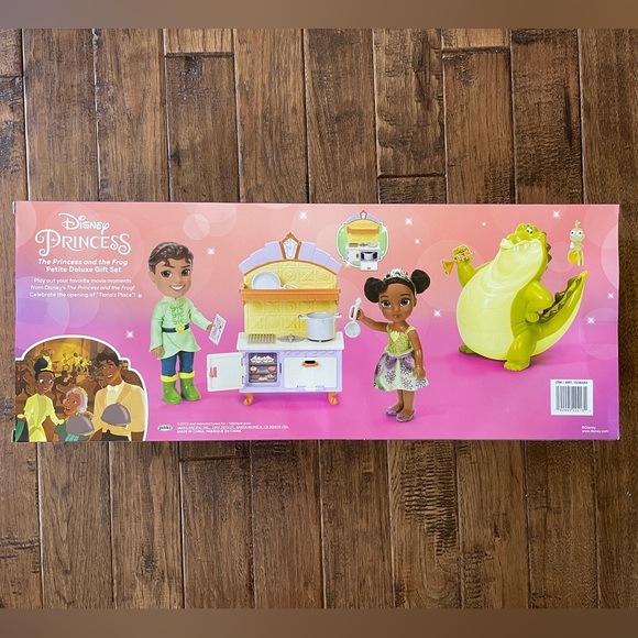 Disney The Princess and the Frog Tiana Petite Storytelling Set - Picture 3 of 4